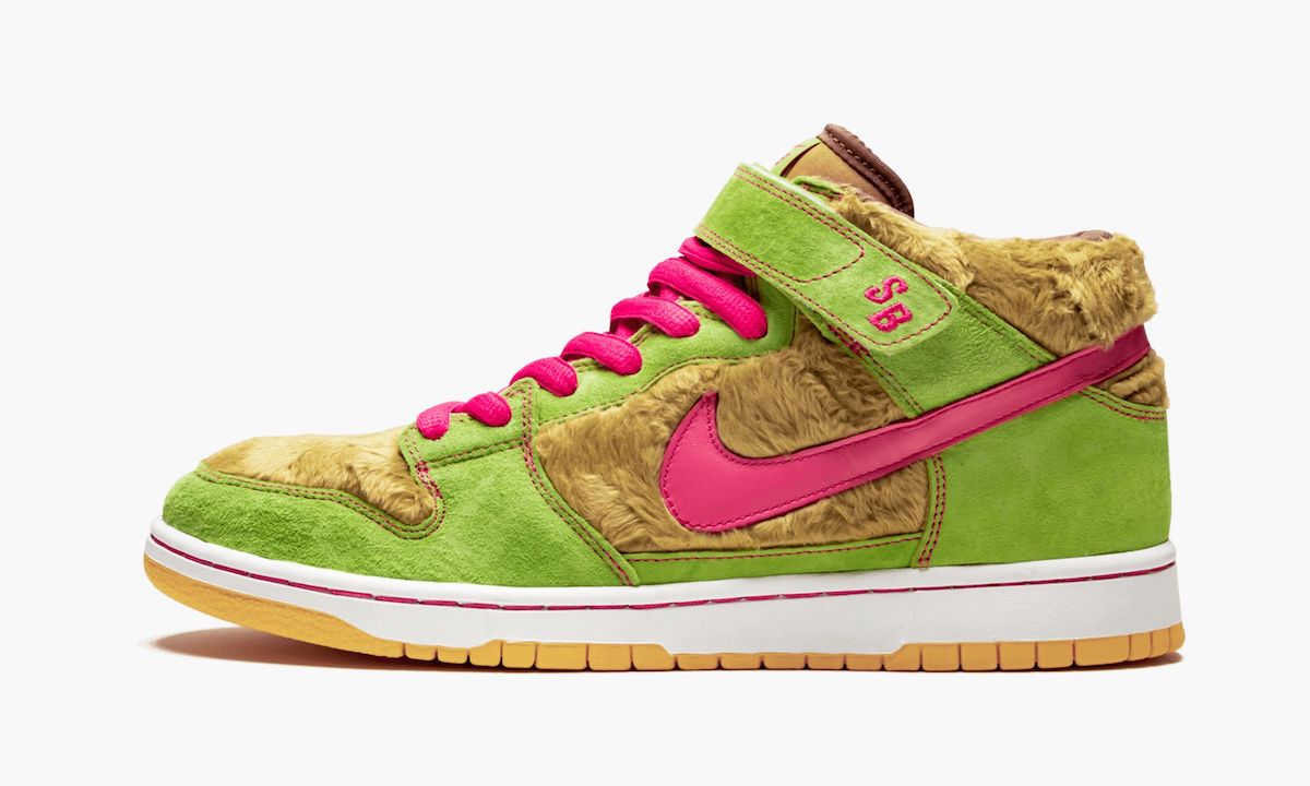 ナイキ ダンク SB ミッド “ママ ベア”　Nike SB Dunk Mid “Mama Bear”